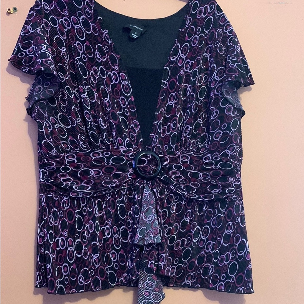 Stylish Women's Top with Circle Pattern